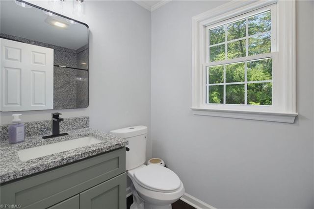 6013 Stone Bluff Drive, Clemmons, NC 27012