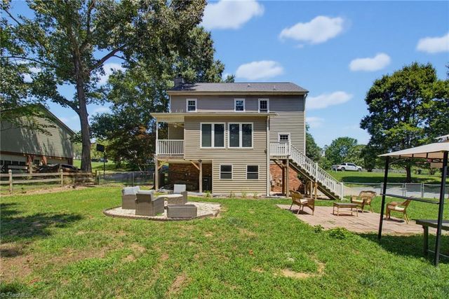 6013 Stone Bluff Drive, Clemmons, NC 27012