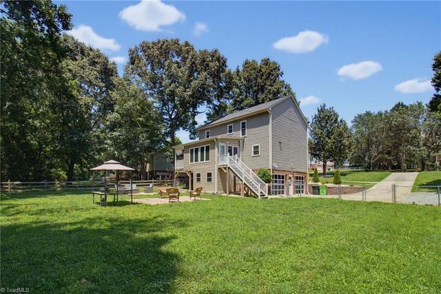 6013 Stone Bluff Drive, Clemmons, NC 27012