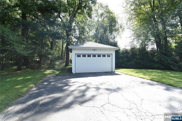 373 W Crescent Avenue, Allendale, NJ 07401