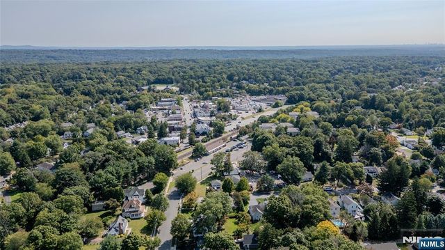 373 W Crescent Avenue, Allendale, NJ 07401