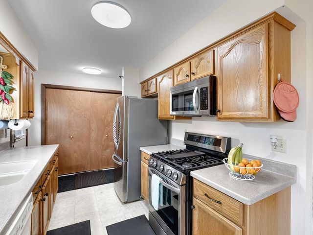 513 Arlington Avenue E, Saint Paul, MN 55130