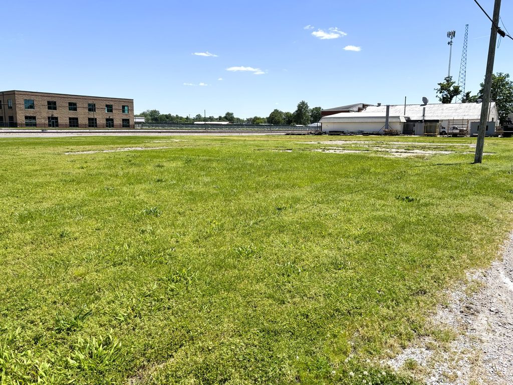 Image 3 of property listing at 200 S Chestnut Street, Centralia, IL 62801