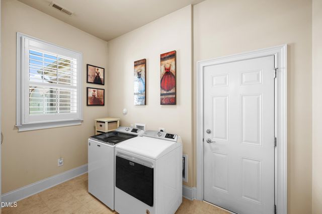 7833 Hasentree Lake Drive, Wake Forest, NC 27587