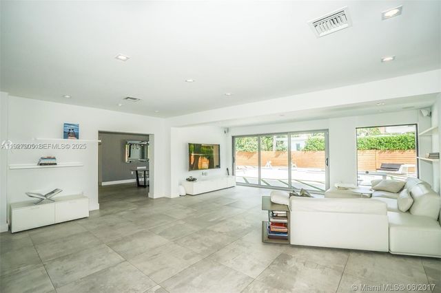 1001 Fairway Dr, Miami Beach, FL 33141