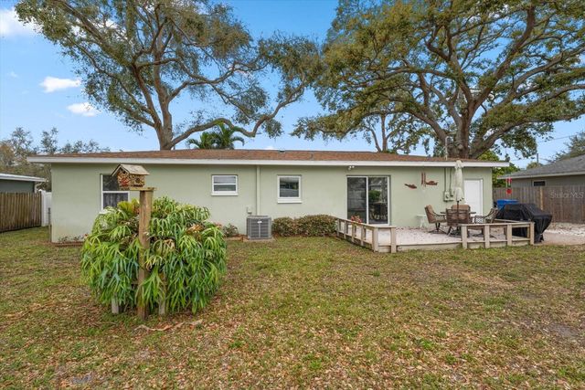 1339 RUSSELL DRIVE N, St Petersburg, FL 33710