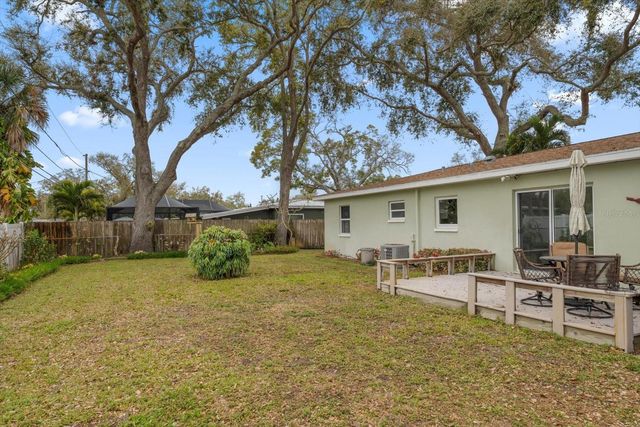 1339 RUSSELL DRIVE N, St Petersburg, FL 33710