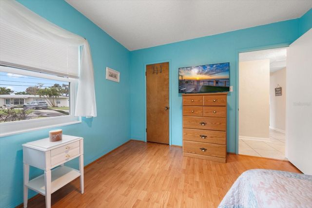 1339 RUSSELL DRIVE N, St Petersburg, FL 33710