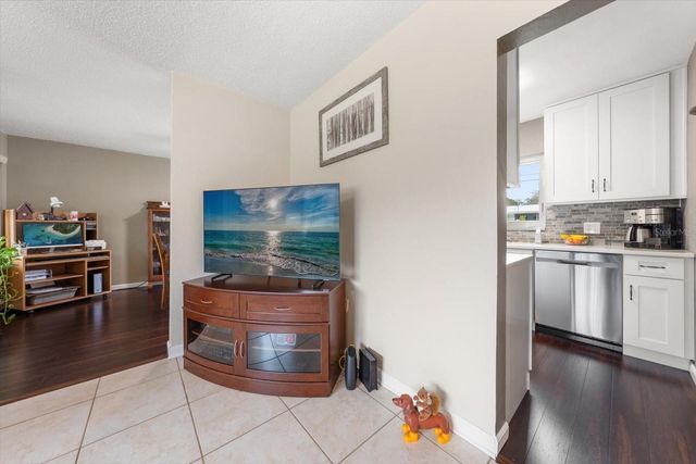 1339 RUSSELL DRIVE N, St Petersburg, FL 33710