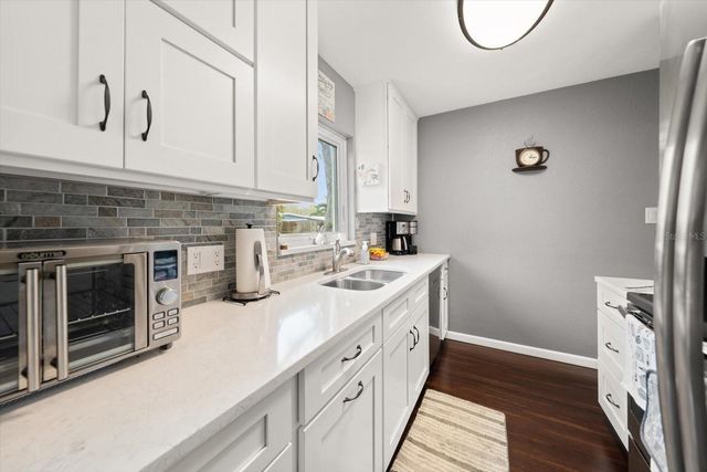 1339 RUSSELL DRIVE N, St Petersburg, FL 33710