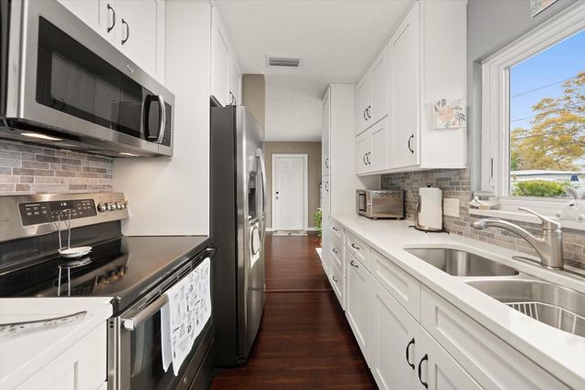 1339 RUSSELL DRIVE N, St Petersburg, FL 33710