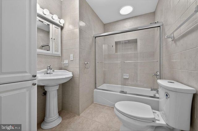 25 ELBO LN, Mount Laurel, NJ 08054