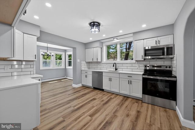 25 ELBO LN, Mount Laurel, NJ 08054