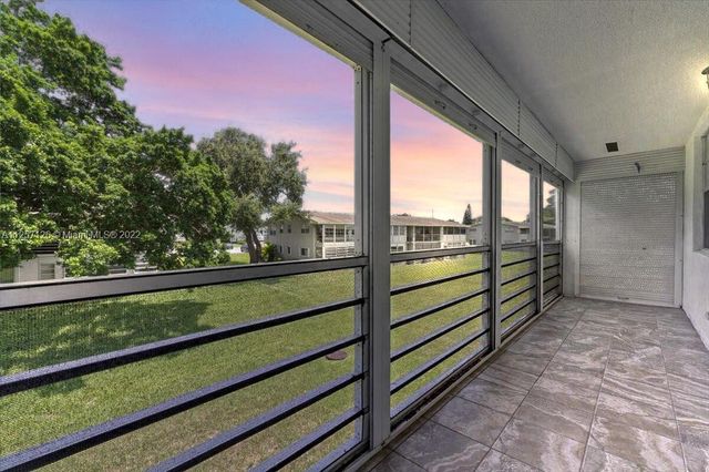 301 Farnham M 301, Deerfield Beach, FL 33442