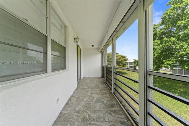 301 Farnham M 301, Deerfield Beach, FL 33442