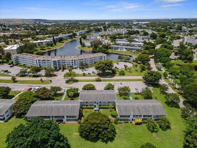 301 Farnham M 301, Deerfield Beach, FL 33442