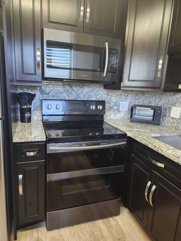 301 Farnham M 301, Deerfield Beach, FL 33442