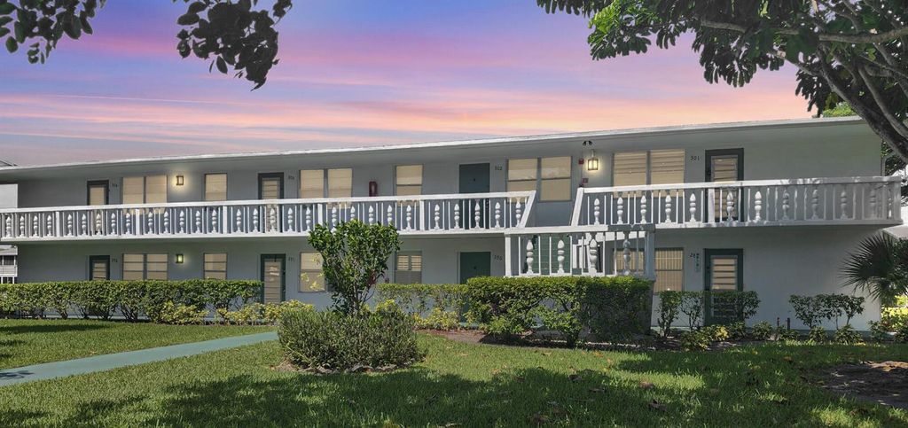 301 Farnham M 301, Deerfield Beach, FL 33442