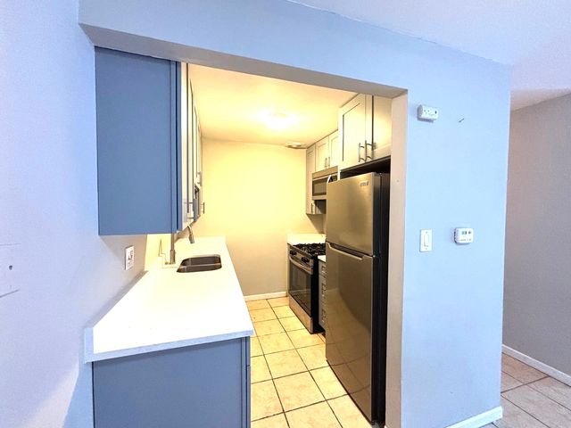 6B E Dundee Quarter Drive 202, Palatine, IL 60074