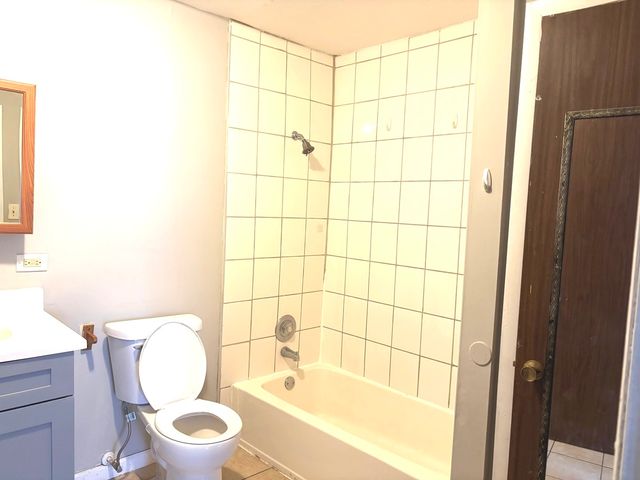 6B E Dundee Quarter Drive 202, Palatine, IL 60074