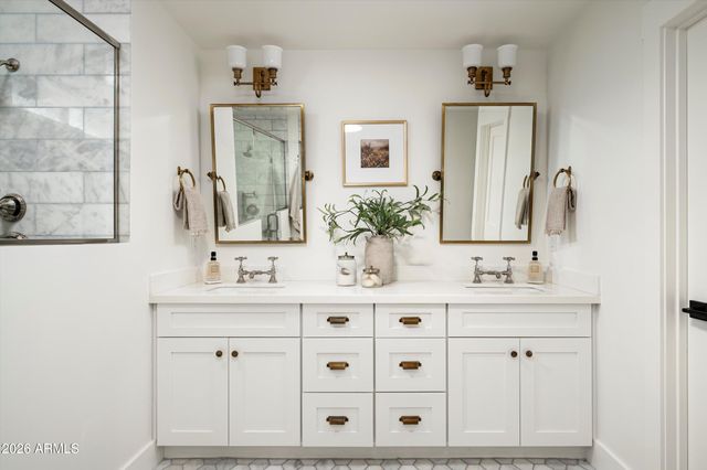 3131 N 53RD Place, Phoenix, AZ 85018