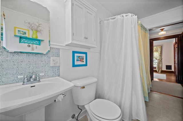 601 E 7th Ave, Tarentum, PA 15084