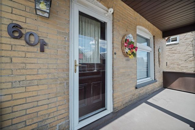 601 E 7th Ave, Tarentum, PA 15084