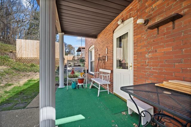 601 E 7th Ave, Tarentum, PA 15084