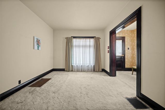 601 E 7th Ave, Tarentum, PA 15084