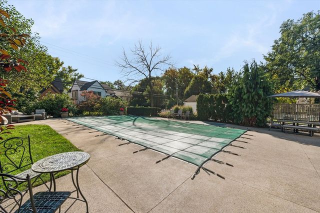 469 S York Street, Elmhurst, IL 60126