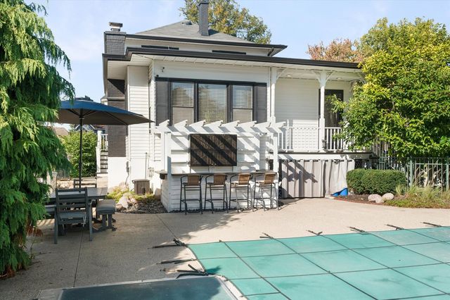 469 S York Street, Elmhurst, IL 60126