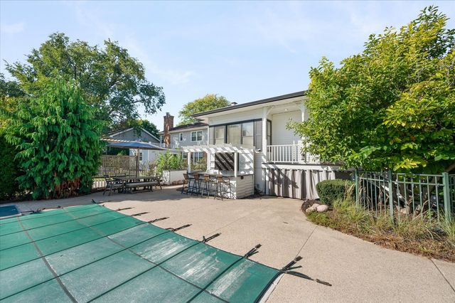 469 S York Street, Elmhurst, IL 60126