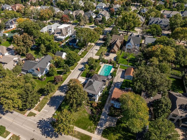 469 S York Street, Elmhurst, IL 60126