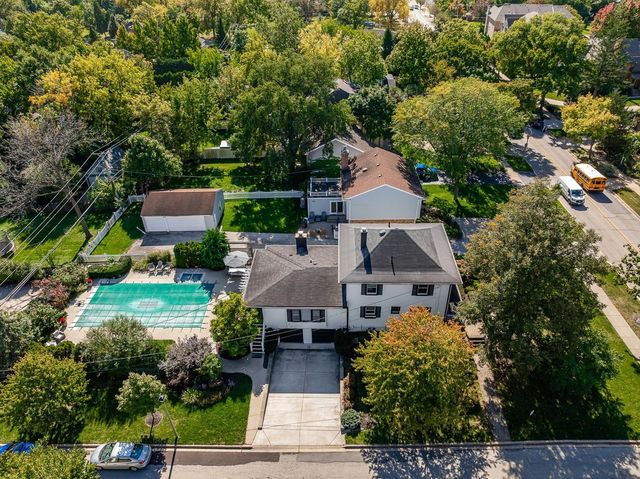 469 S York Street, Elmhurst, IL 60126