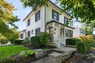 469 S York Street, Elmhurst, IL 60126