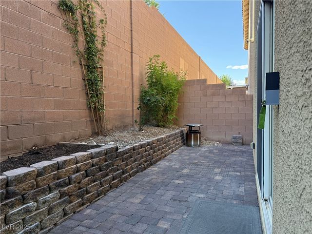 6641 Conquistador Street, Las Vegas, NV 89149