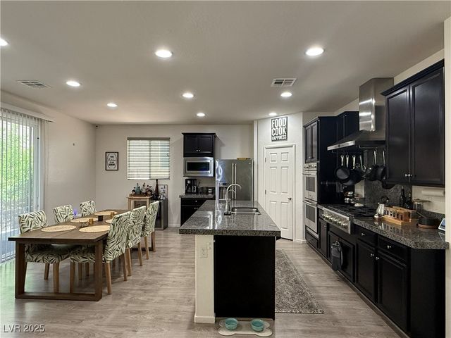 6641 Conquistador Street, Las Vegas, NV 89149