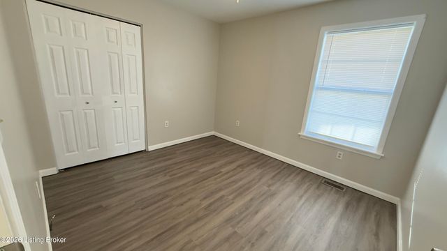 1117 Louis Coleman Junior Dr, Louisville, KY 40211