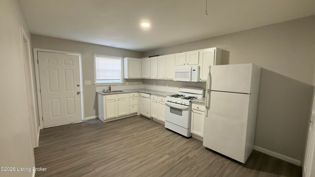 1117 Louis Coleman Junior Dr, Louisville, KY 40211