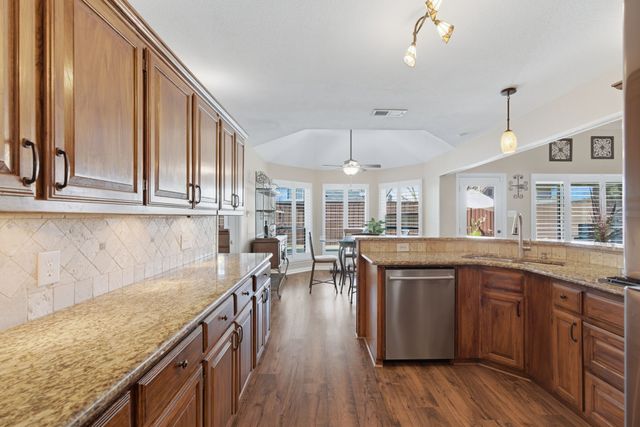 3304 Lauren Way, Flower Mound, TX 75028