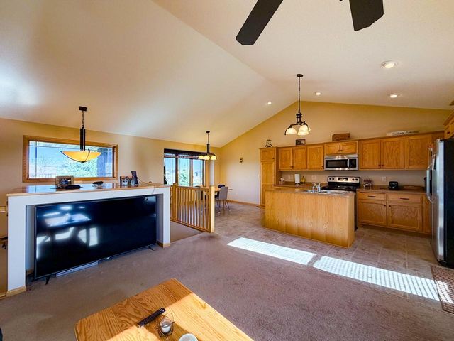 21480 Evergreen Street NW, Oak Grove, MN 55011