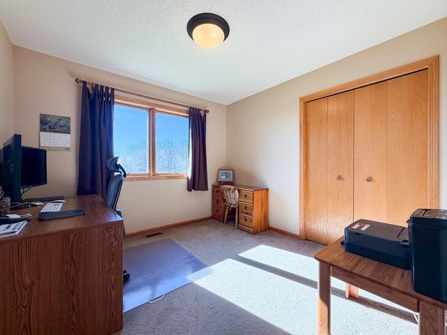 21480 Evergreen Street NW, Oak Grove, MN 55011