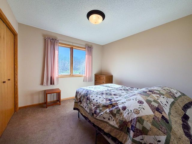 21480 Evergreen Street NW, Oak Grove, MN 55011