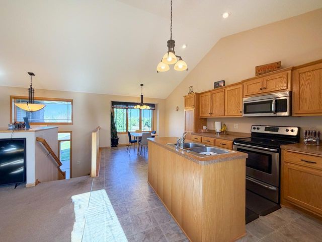 21480 Evergreen Street NW, Oak Grove, MN 55011