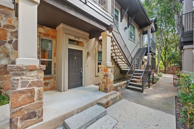 2216 Thornton RD 210, Austin, TX 78704