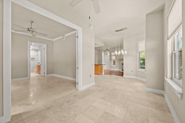 2216 Thornton RD 210, Austin, TX 78704