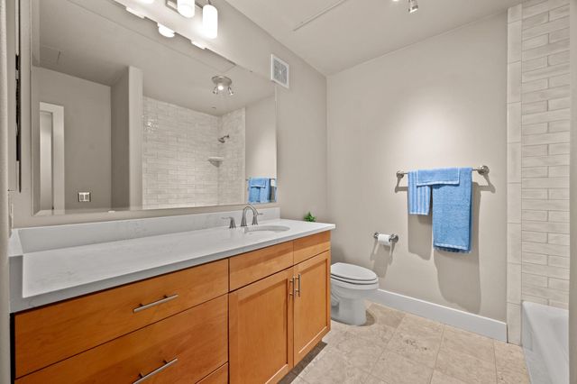 2216 Thornton RD 210, Austin, TX 78704