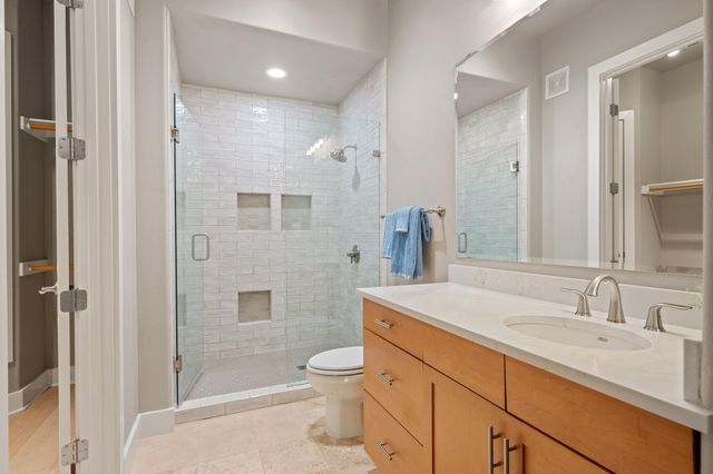 2216 Thornton RD 210, Austin, TX 78704