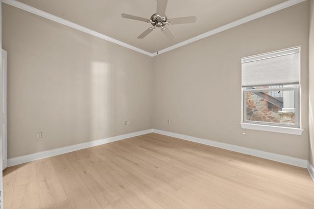 2216 Thornton RD 210, Austin, TX 78704