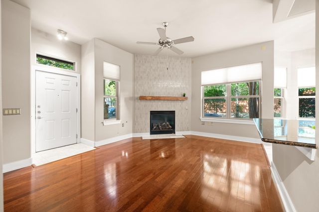 2216 Thornton RD 210, Austin, TX 78704